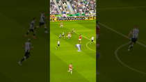 Thumbnail for Zirkzee almost scores INCREDIBLE goal 🫢 | Premier League