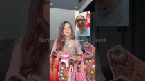Thumbnail for Le aa apni mummy ka favourite clip aur bana do yeh hair accessories 🤓 #diyhairaccessories #bridal | Shreya Siddharth Arora