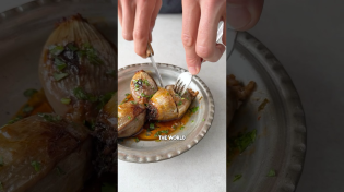 Thumbnail for I had no idea you could turn onions into this 🤯🇹🇷 Soğan Dolması #shorts | Hermann