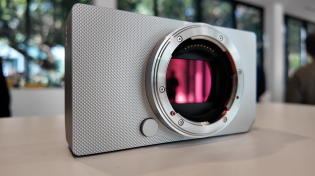 Thumbnail for Sigma BF HANDS-ON! A stylish everyday camera | Gordon Laing